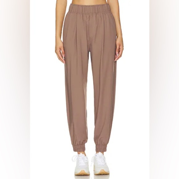 VARLEY | Enzo snap button cuff pant in taupe | size large - Picture 3 of 8